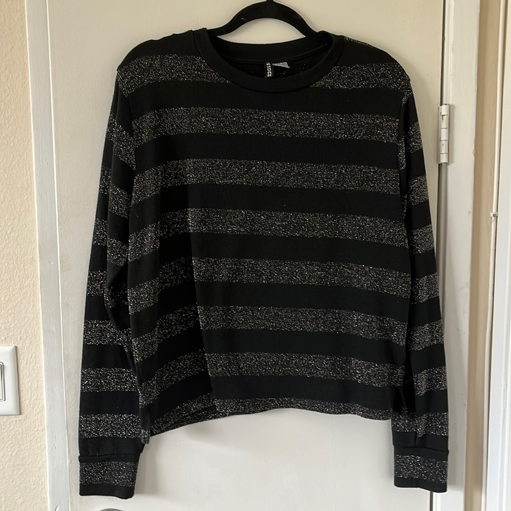 DIVIDED black long sleeve sweater with shimmer stripes. Size Large